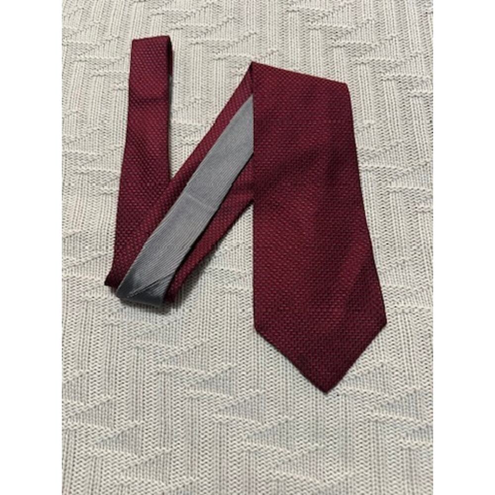 Tommy Hilfiger red textured silk tie